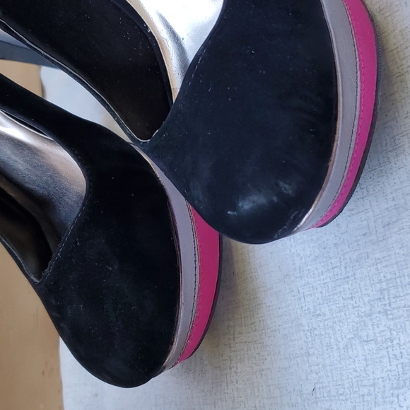 Strappy Heels - Picture 3 of 10